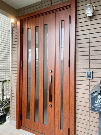 防犯もしっかり！暮らしに快適さと安心を広げる玄関　世田谷区Y様邸